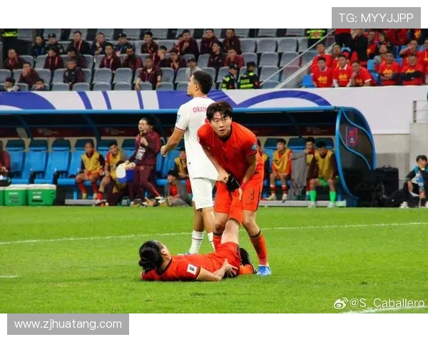 国足主场力克劲敌展现团队韧性年轻球员闪耀全场掀起胜利热潮